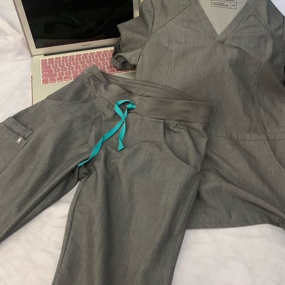 Authentic Figs Kade Scrub Pants size XS regular - Picture 6 of 6